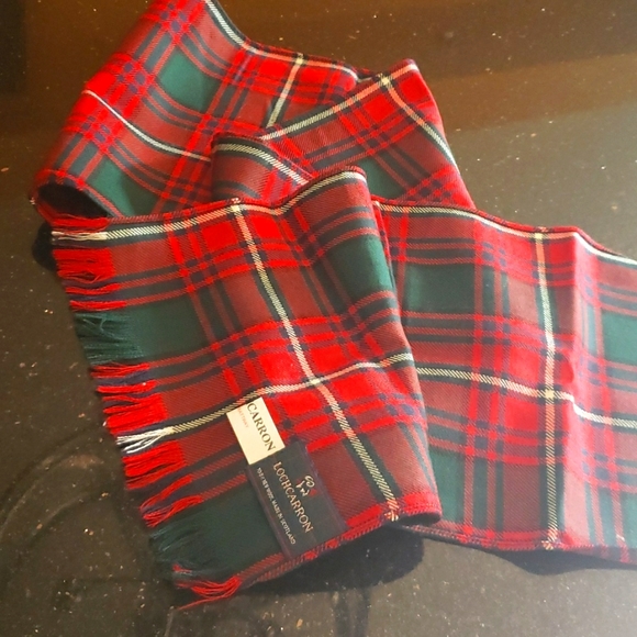 Lochcarron tartan woolen scarf - Picture 1 of 3
